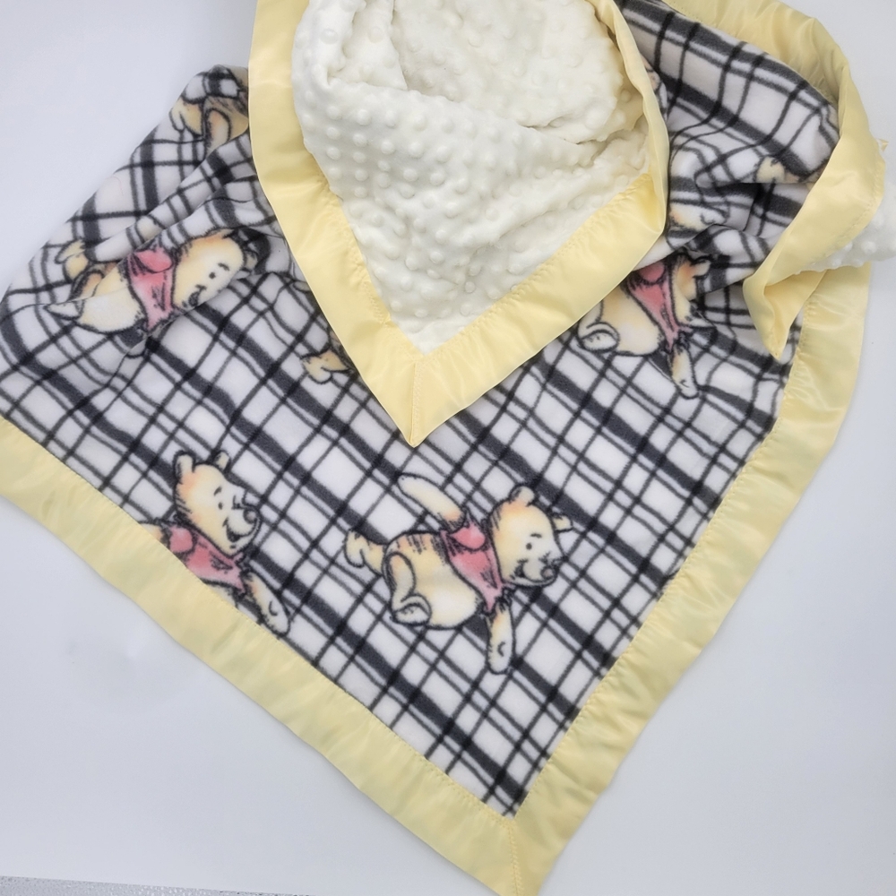 Handmade Pooh Head Toss fleece blanket with Satin binding and Minky dot 35 x45